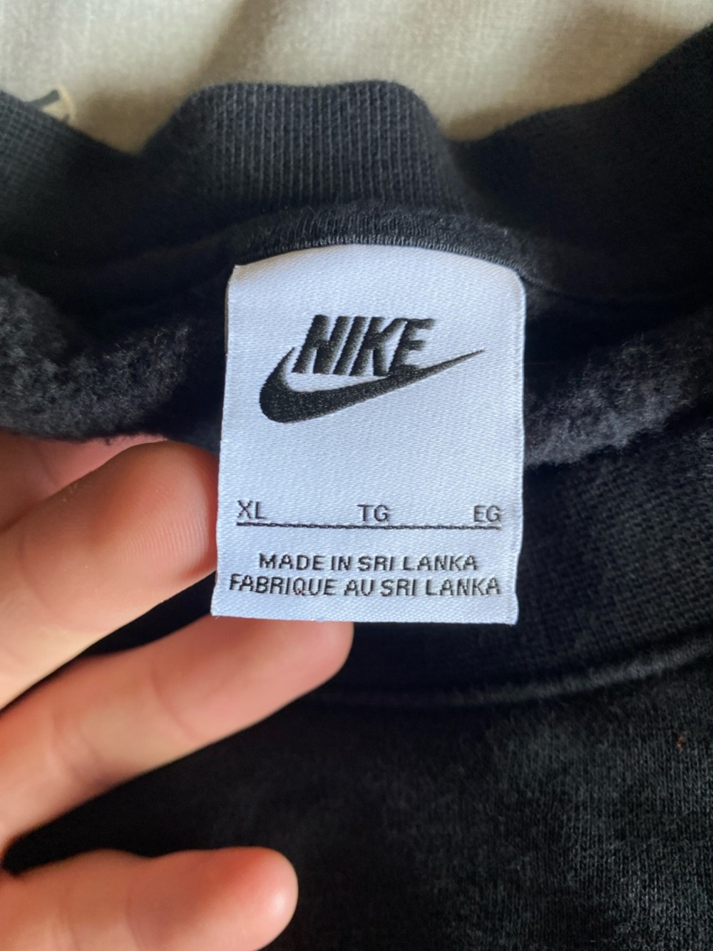 Black Nike pullover - Picture 3 of 3